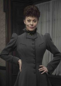 Chat with Evelyn Poole